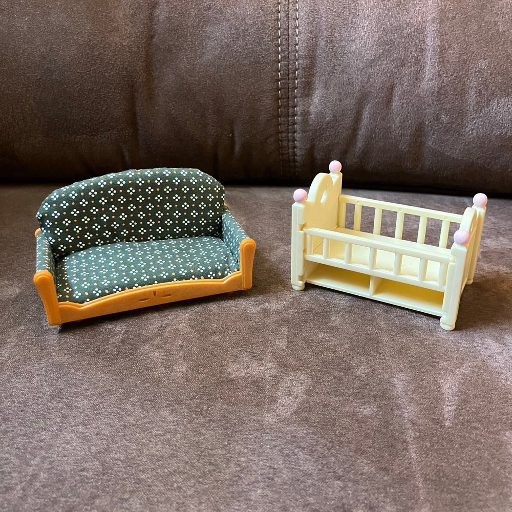 Vintage Calico Critters miniature green upholstered sofa & crib w/ drop-sides